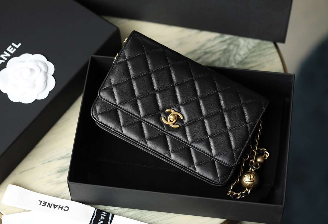 CHANEL Classic Wallet On Chain Lambskin Black