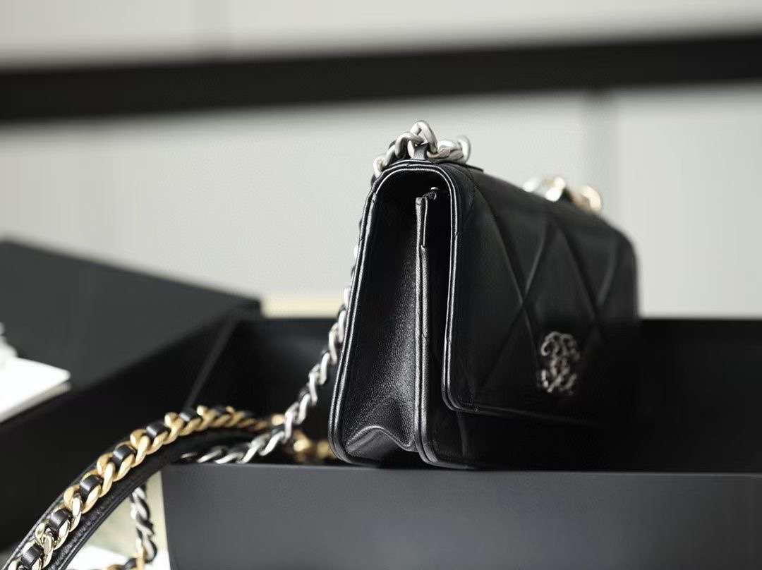 CHANEL 19Bag Crossbody Bag