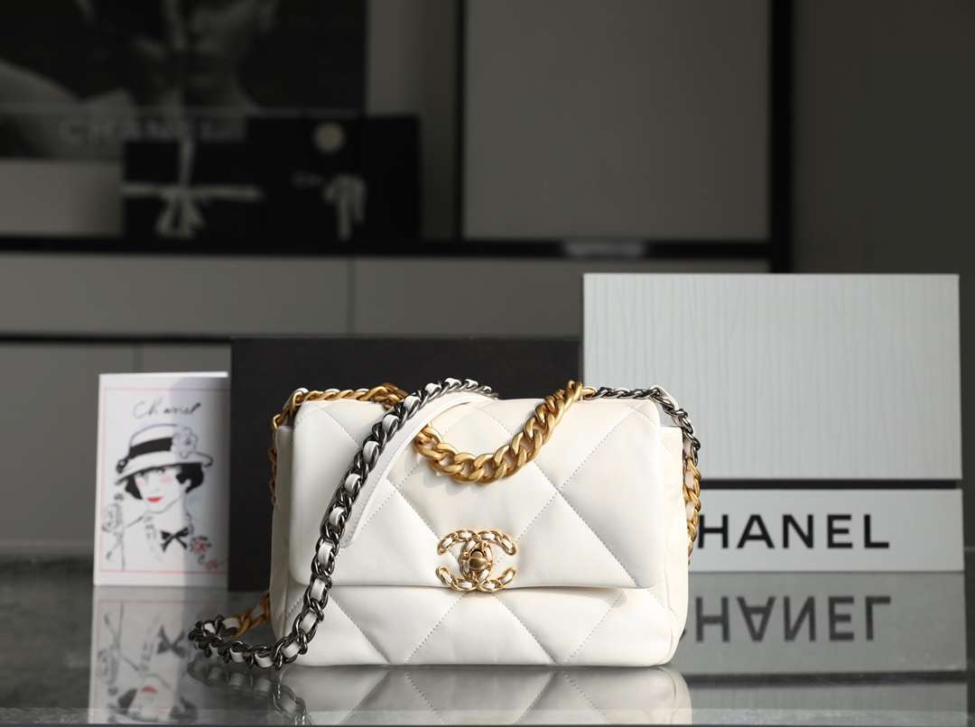 CHANEL 19Bag Crossbody Bag