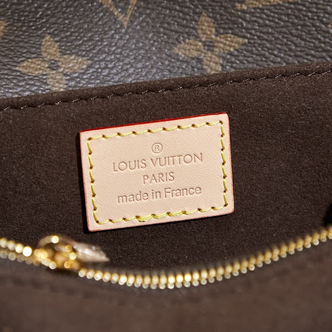 LOUIS VUITTON Women's Pochette Metis Shoulder Bag