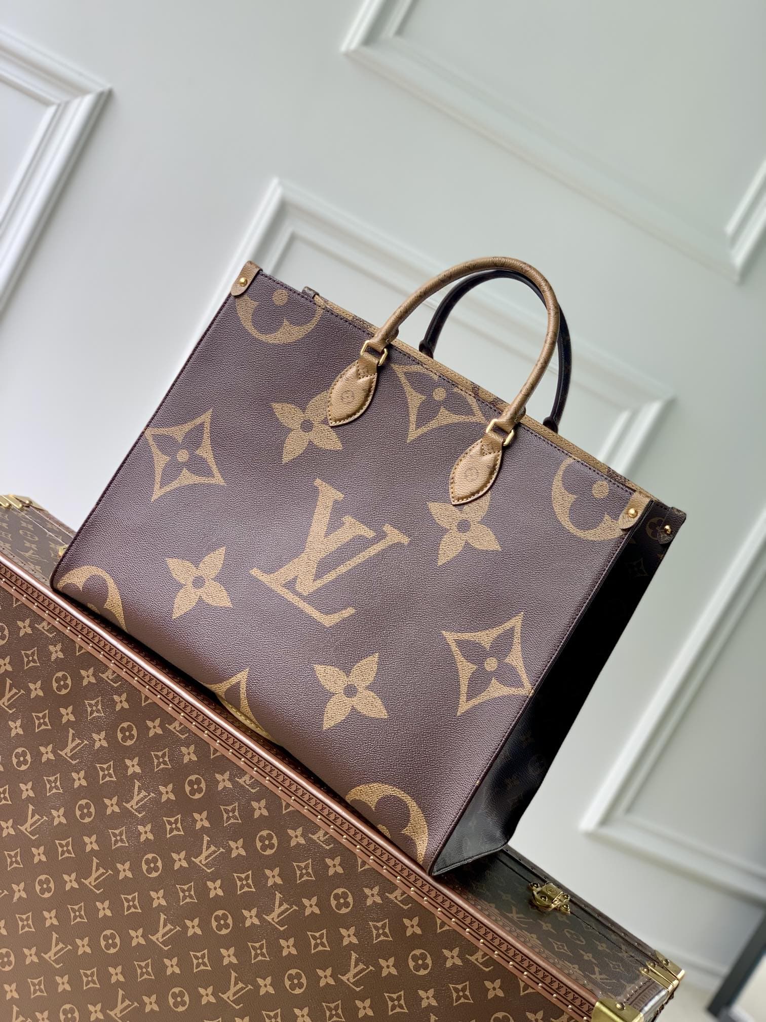 LOUIS VUITTON OnTheGo GM Handbag