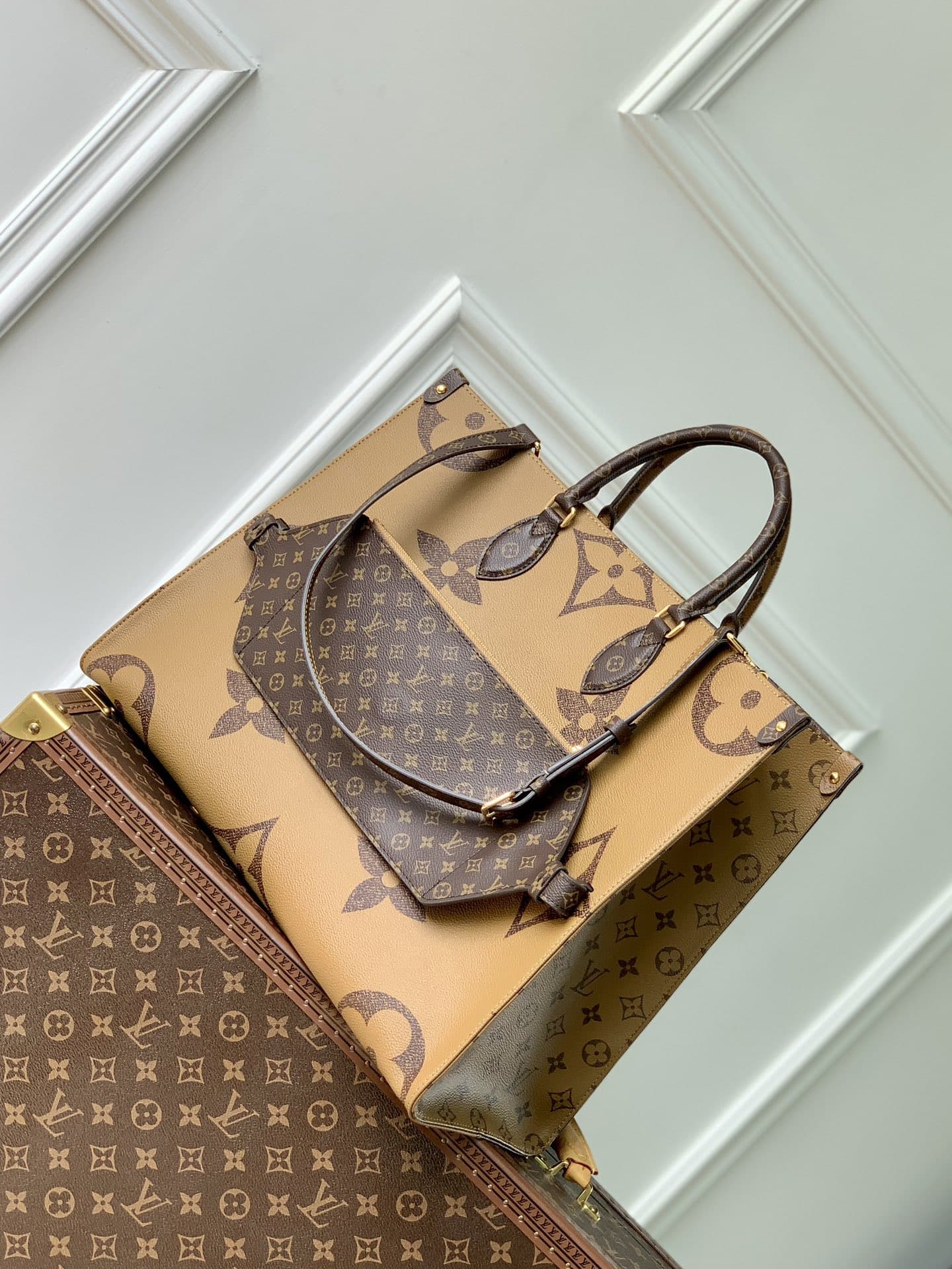 LOUIS VUITTON OnTheGo GM Handbag