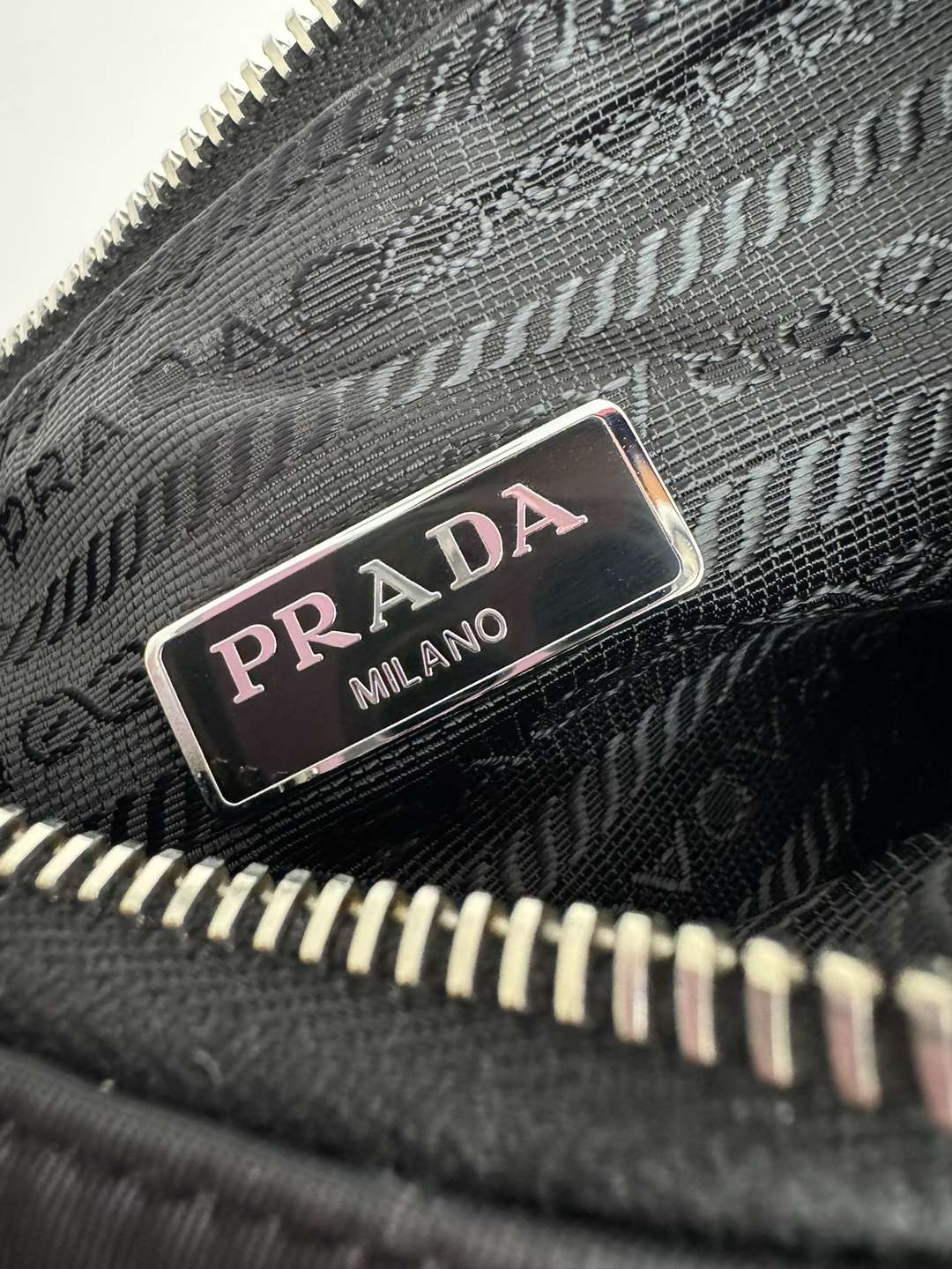 PRADA Re-Edition 2005/2000 Shoulder Bag